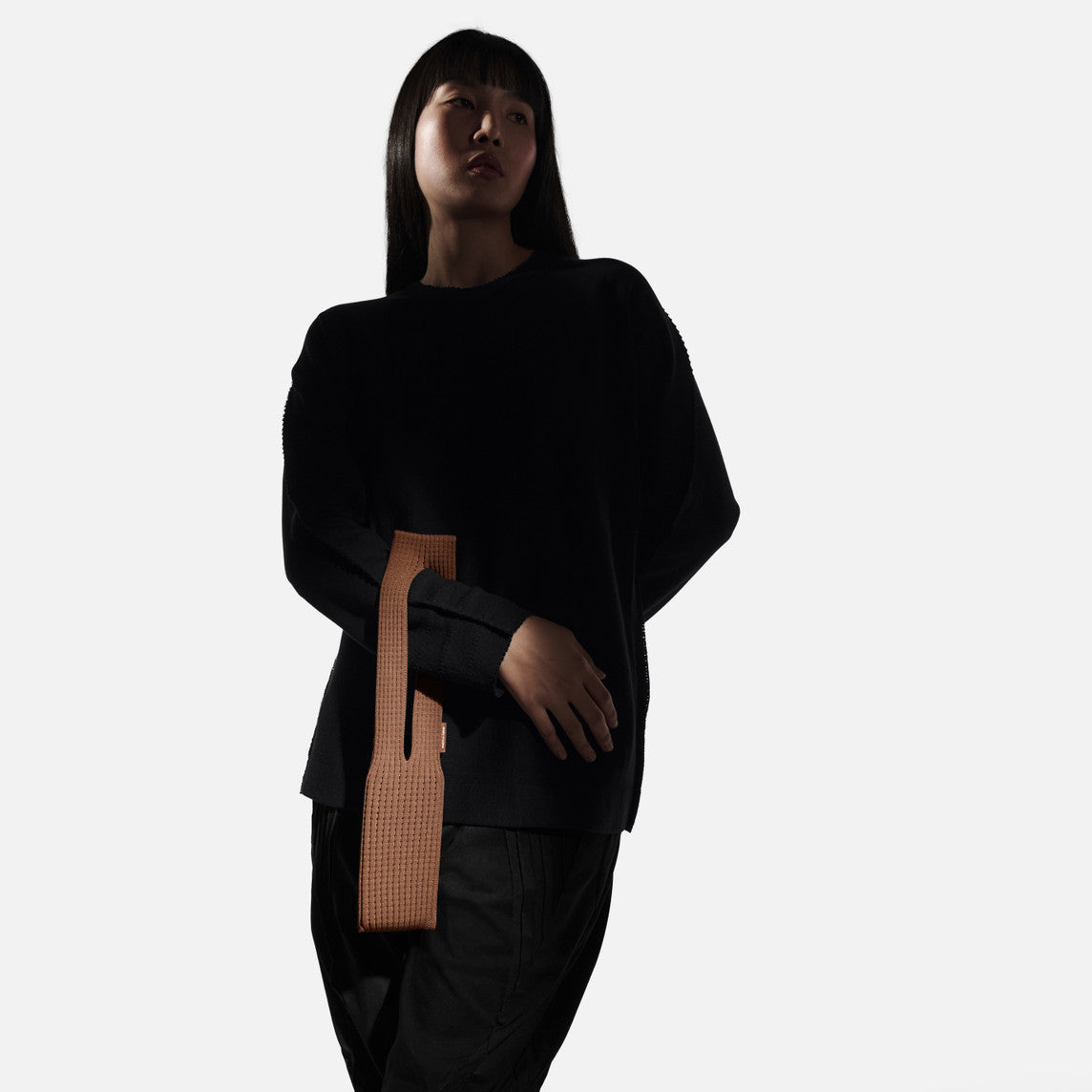 Luxury 3D-Knitted iPhone Pocket – Minimal & Stylish (Short Strap  – Minimal Neck Carry)