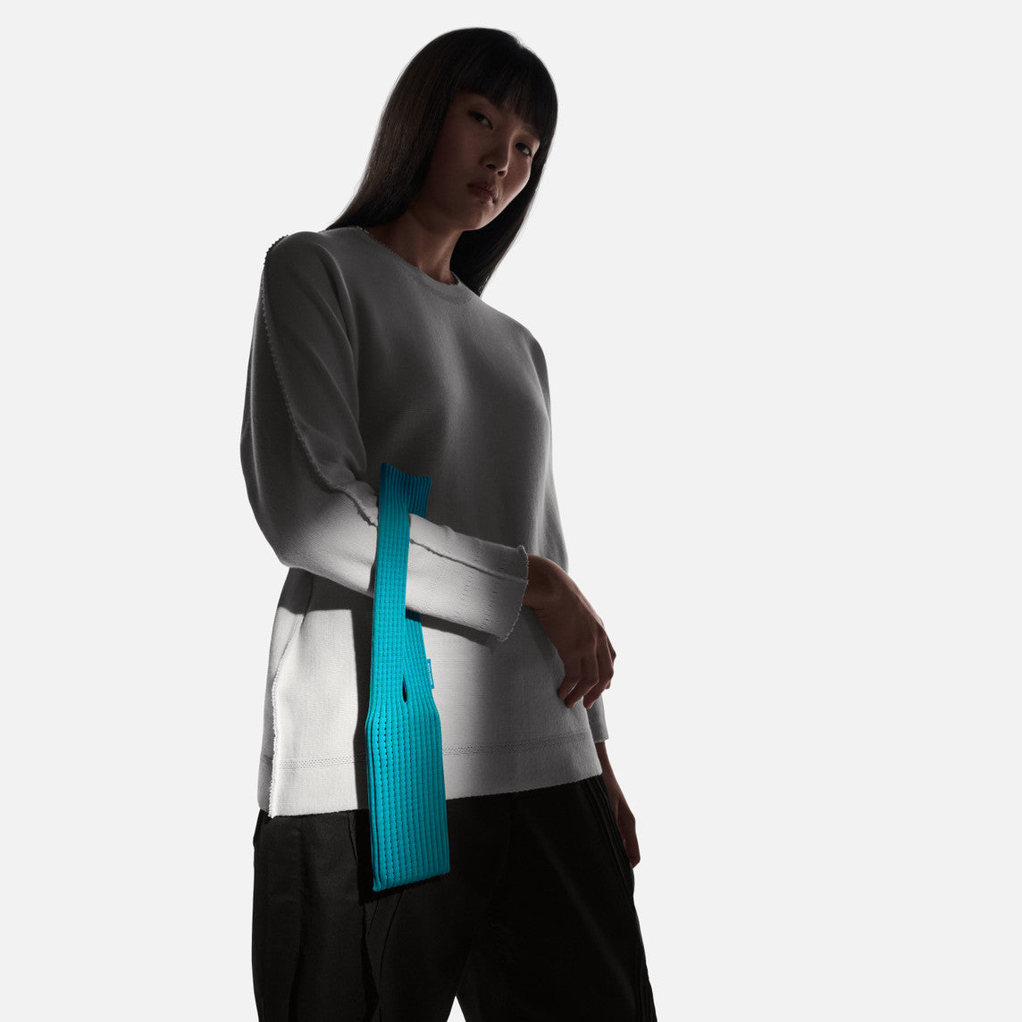 Luxury 3D-Knitted iPhone Pocket – Minimal & Stylish (Short Strap  – Minimal Neck Carry)